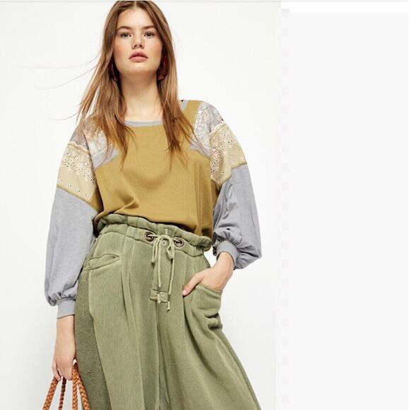 Free People Tops - We The Free by Free People Womens sz XL Feelin It Tee Top Army Floral Patch LS